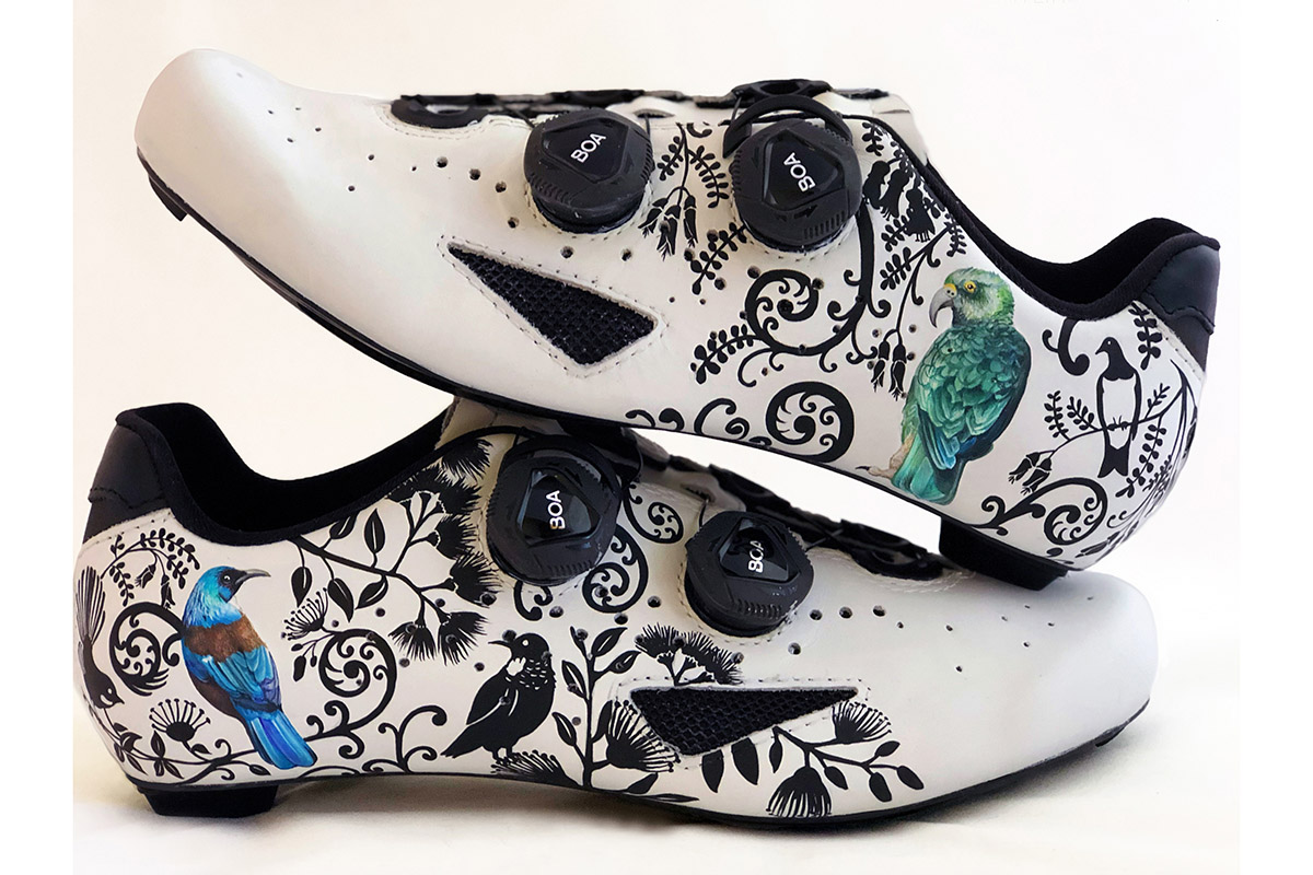 Los trabajos de personalización de Cailin Fielder en zapatillas de ciclismo