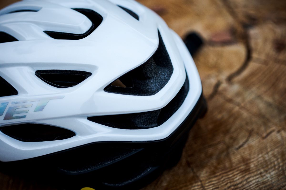 CASQUE DE CYCLISME MET ESTRO MIPS 3HM139CE00 - Casques de route