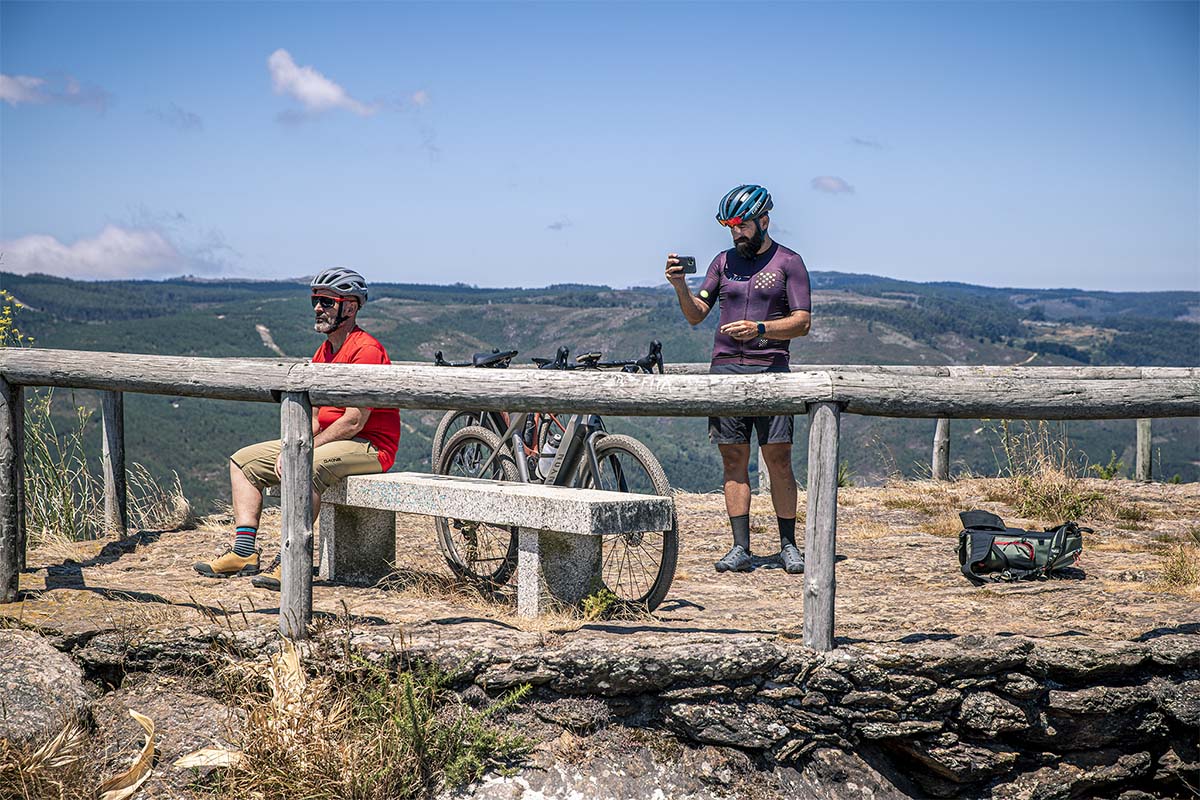 Ruta del Vino de Rías Baixas: Enoturismo a pedales en Galicia