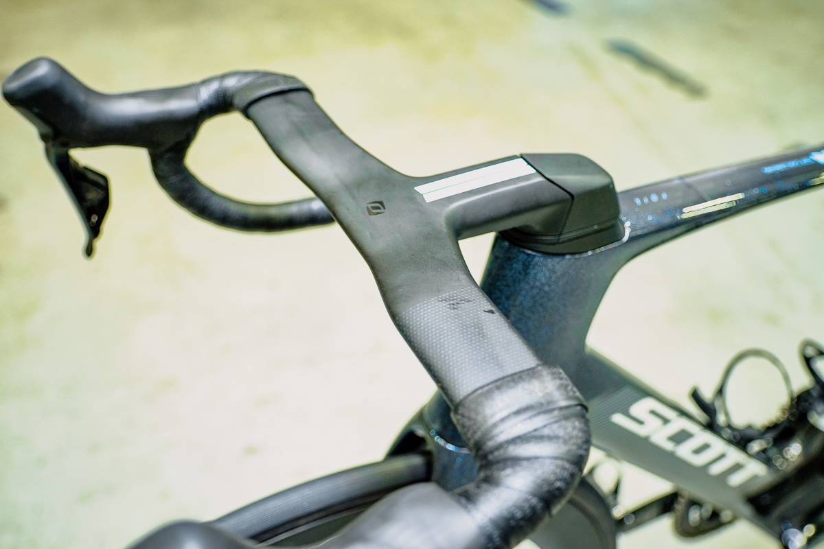 El montaje, paso a paso, de una bici especial: la Scott Foil RC de Romain Bardet