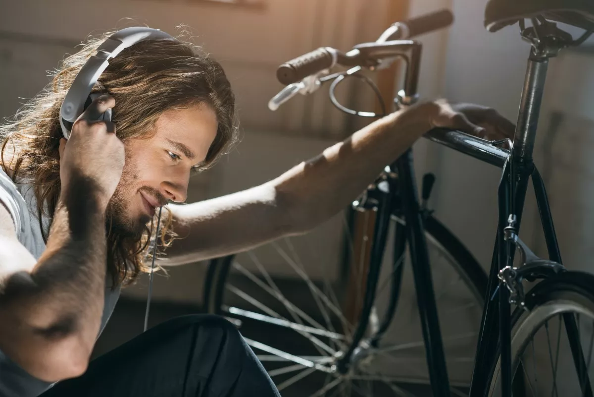 10 canciones (y videoclips) con sabor a ciclismo