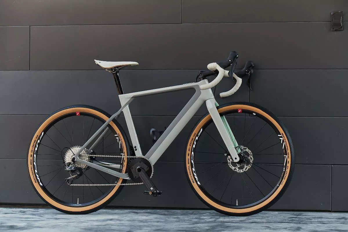 BMW gravel bike por 3T