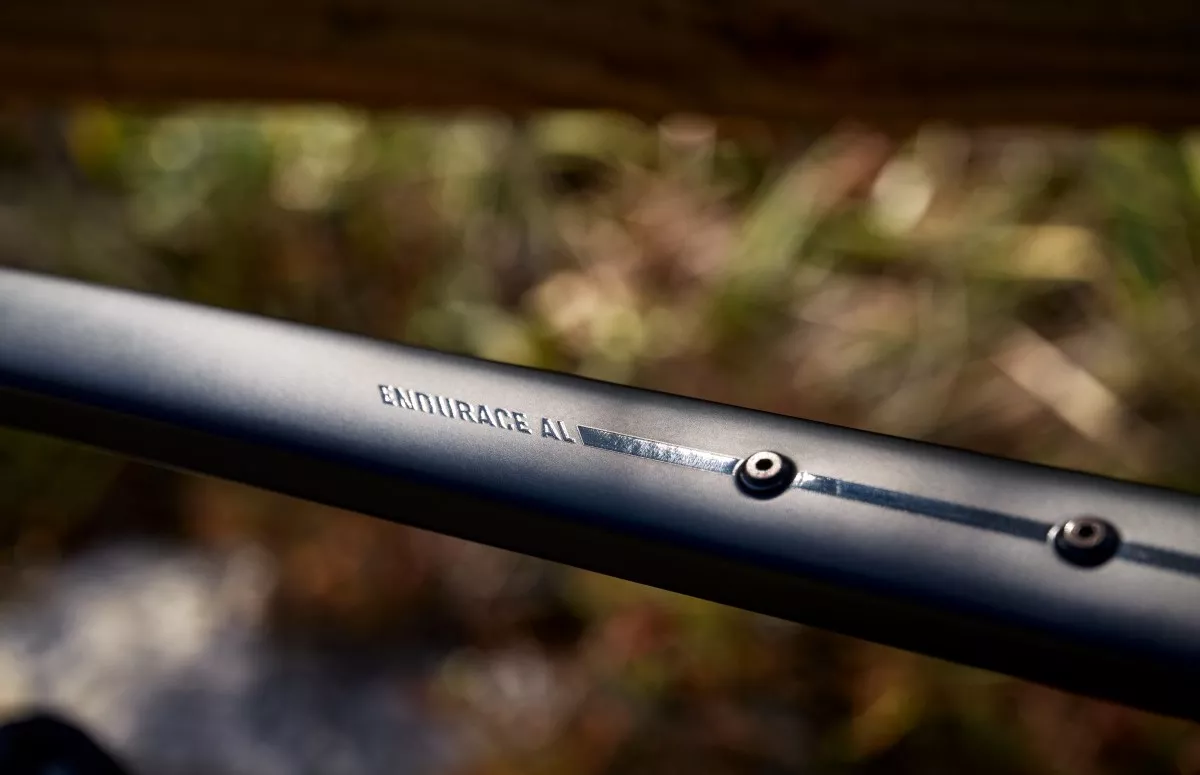 Canyon Endurace CF y AL 2022: nuevos montajes en carbono y aluminio, diseño actualizado y paso de rueda hasta 35 mm para la gran fondo de la marca alemana