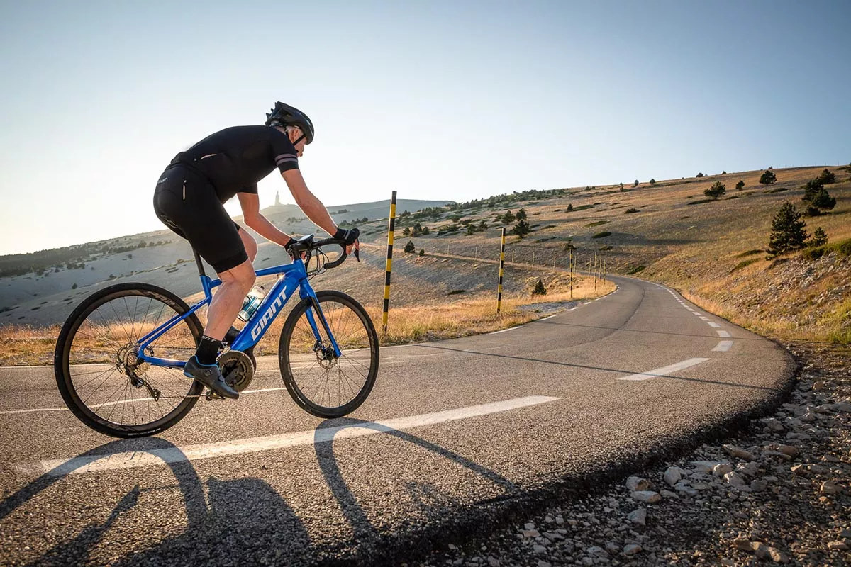 Bicicleta eléctrica de carretera en acción