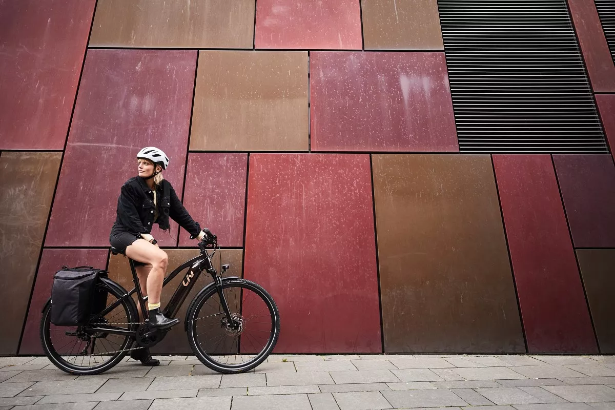 Nueva Liv Amiti E+: la ebike más versátil de Liv, con motor SyncDrive Sport, desarrollado con Yamaha, y equipada para (casi) todo