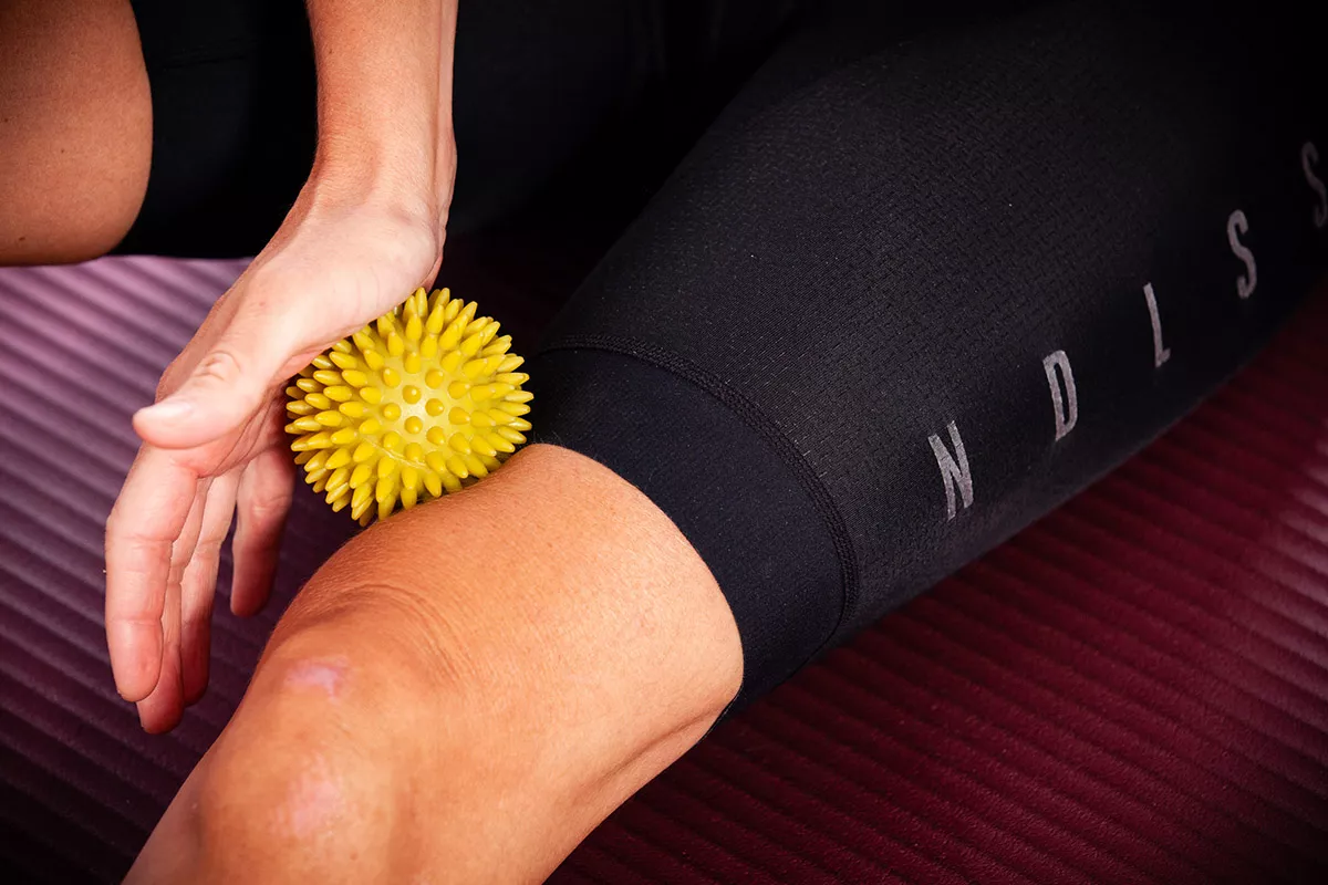 Problemas de rodilla… ¿Qué puedo hacer? (IV): Descarga, trabaja el Core y mejora tu técnica de pedaleo