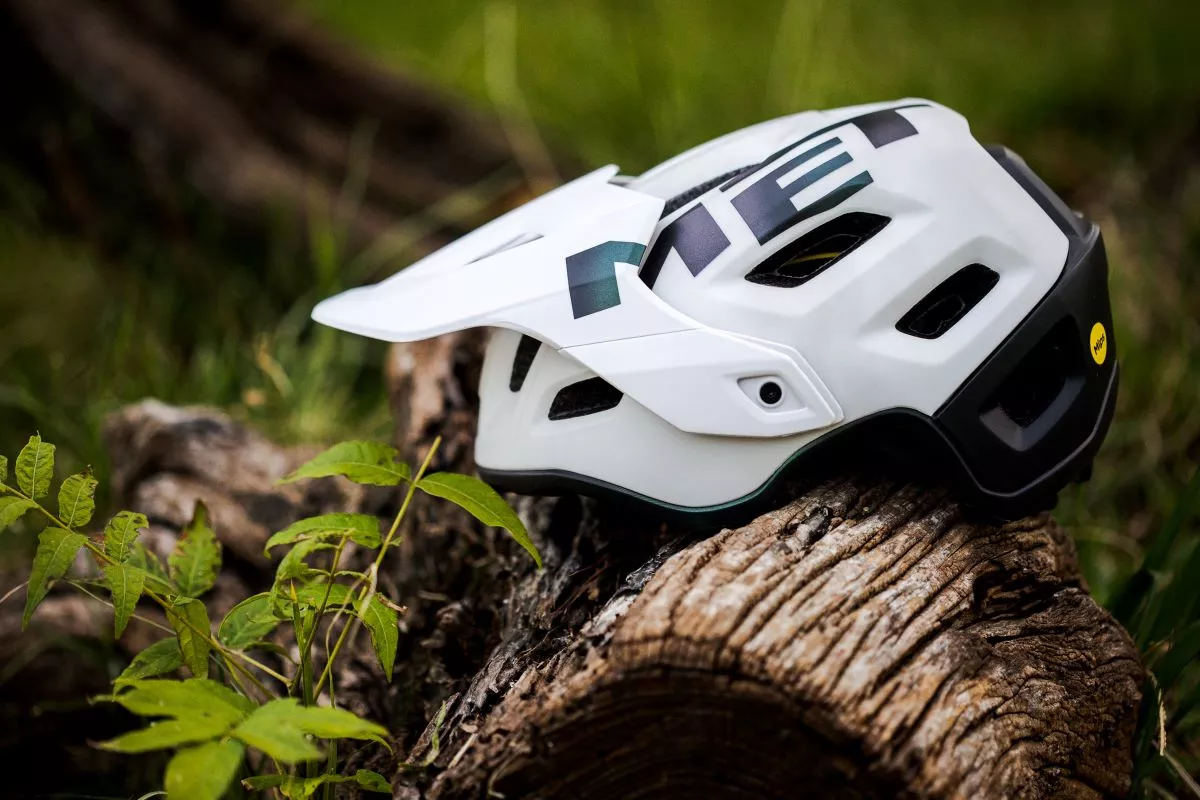 Probamos el casco MET Roam Mips: polivalencia, comodidad y ventilación para enduro.