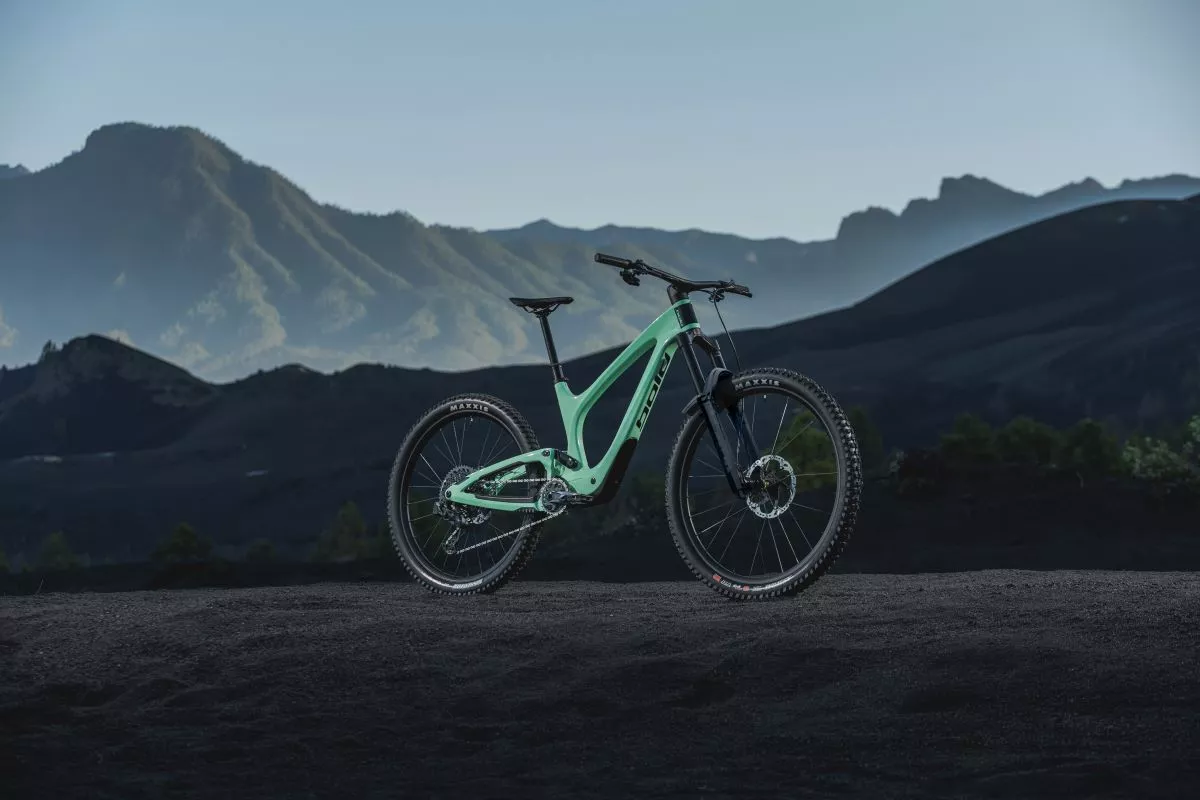 Bold Unplugged 2023: tecnología de suspensión interna e integración máxima en una enduro diferente