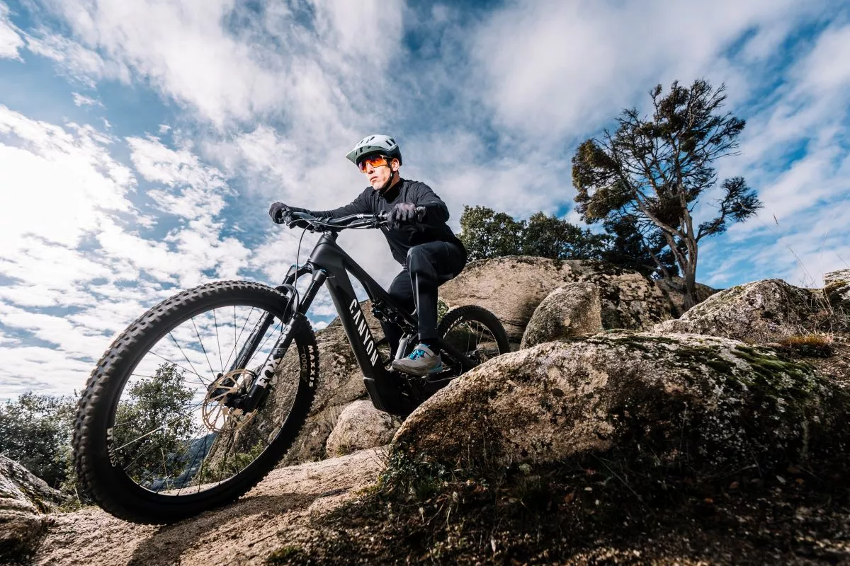 Probamos la Canyon Spectral:ON CF 9, mucha batería y mucha diversión