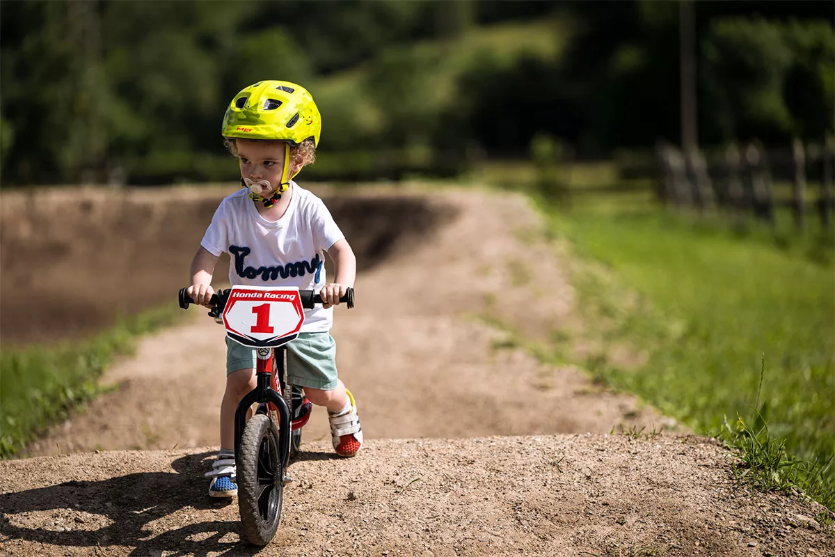 Cascos de bici para niños. Ajuste y consejos para elegir el mejor casco