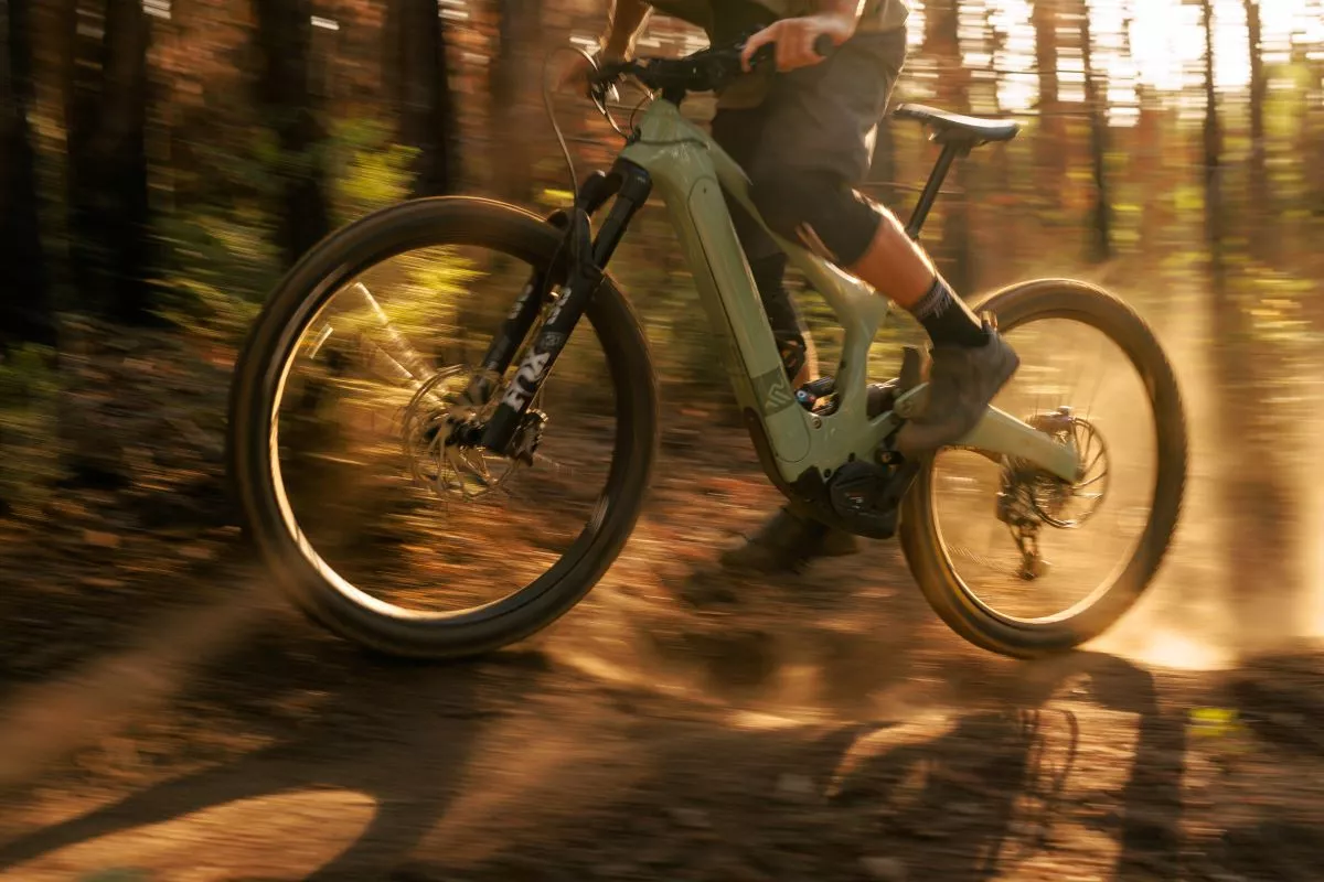 Ibis Oso, la primera e-bike de Ibis: motor Bosch Performance Line CX, cuadro de carbono y recorridos de 170/155 mm