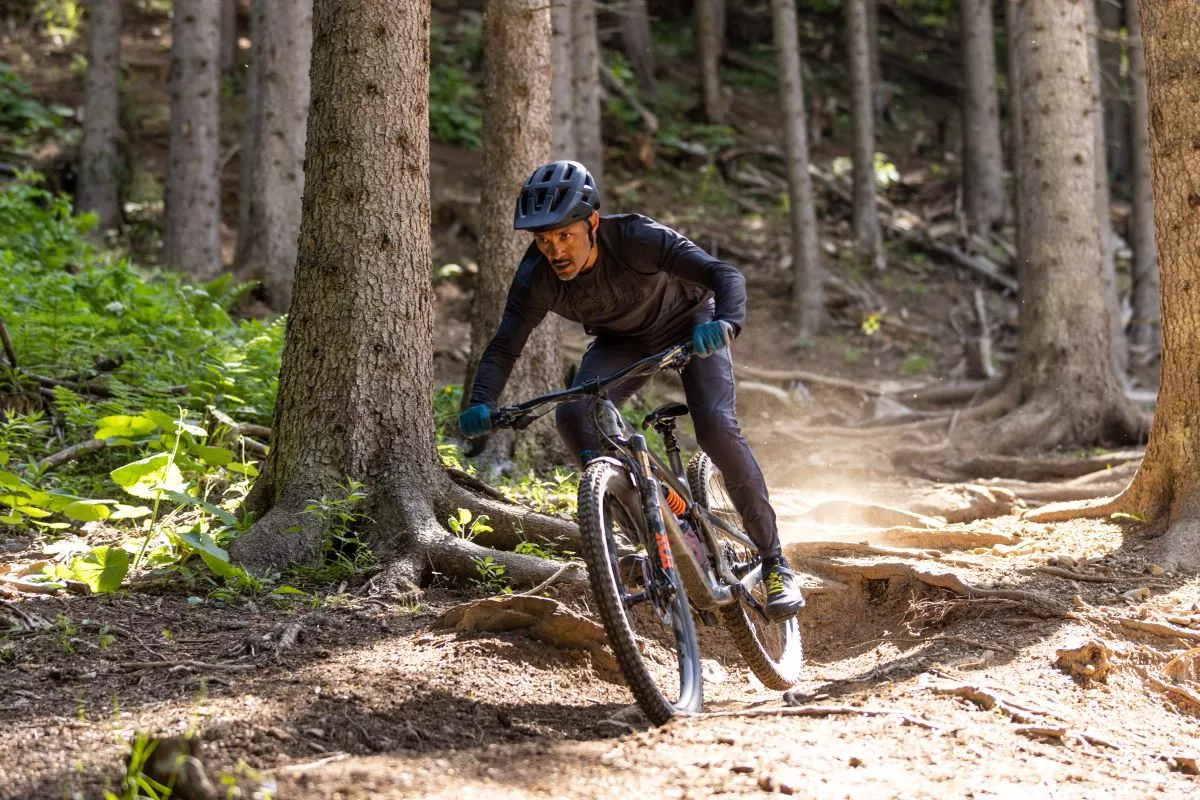 Lazer Coyote KinetiCore para trail, con 5 estrellas en los tests de Virginia Tech