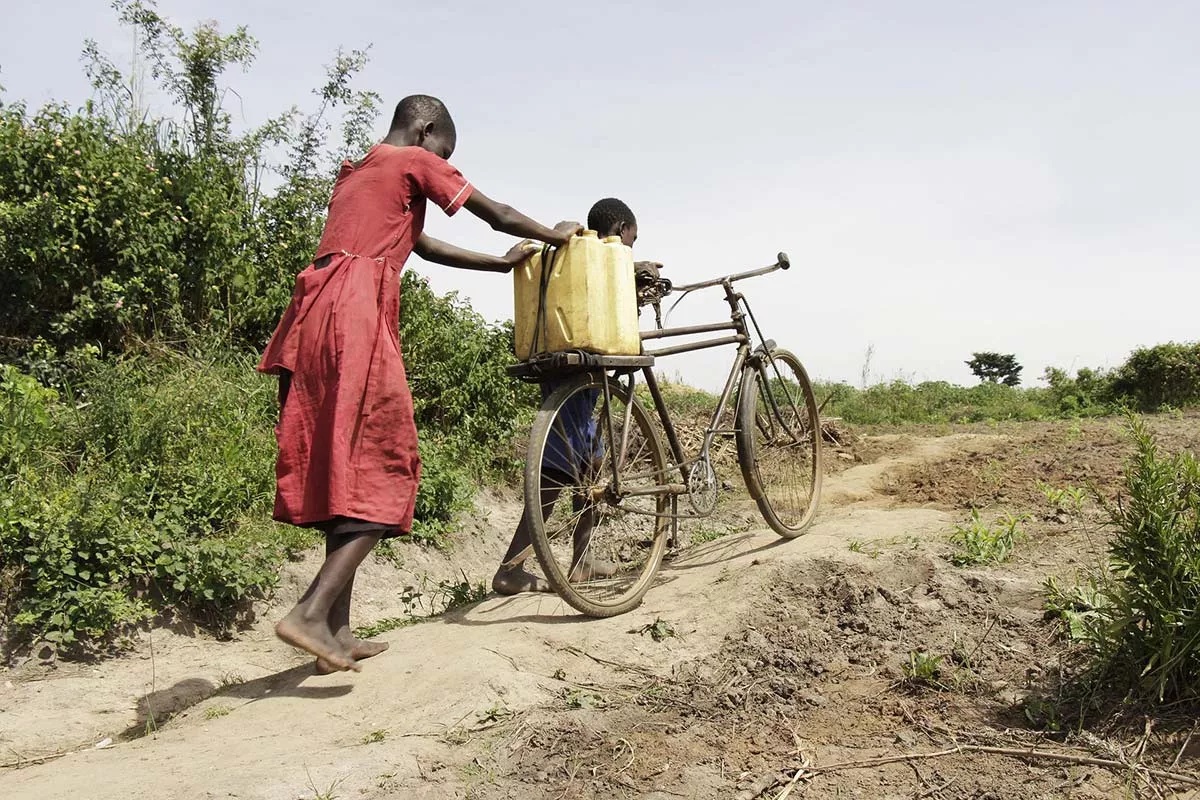 La bicicleta ayuda a mujeres de países africanos a salir de la pobreza extrema