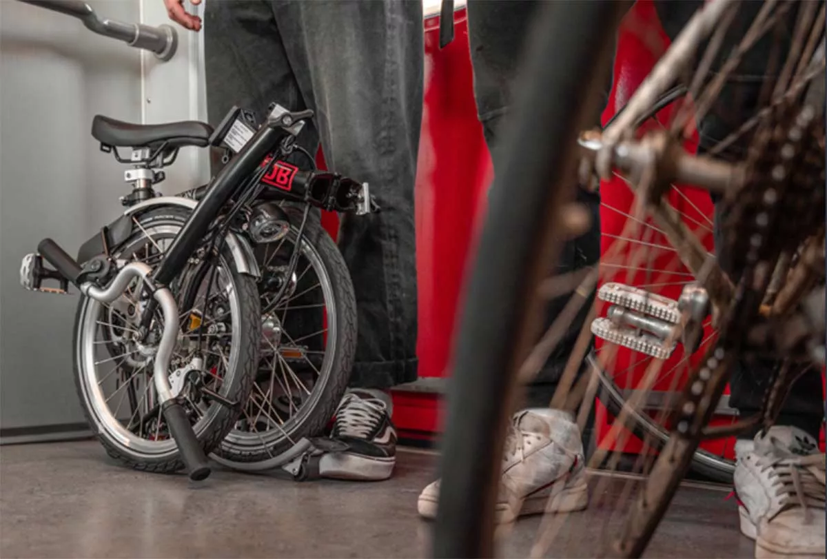 Los trenes alemanes se alían con Brompton para impulsar el ciclismo urbano