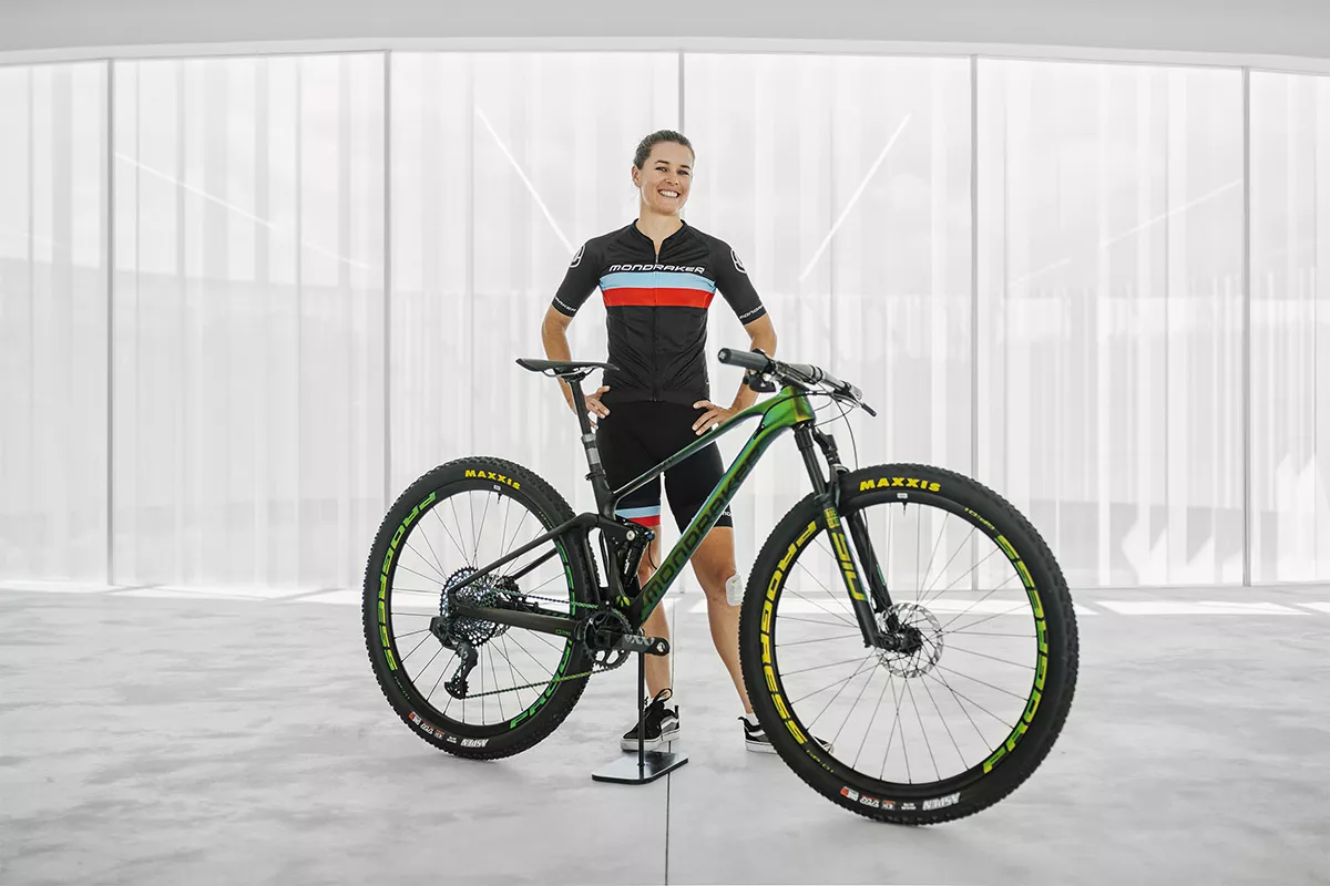 Así es la Mondraker F-Podium personalizada para Rebecca McConnell