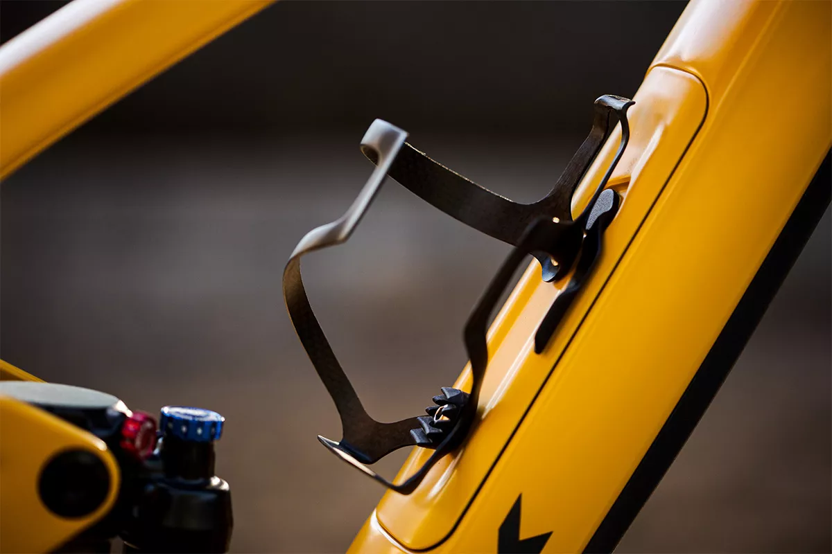 Probamos el portabidón Alpcross Der Träger LT ¡sólo 17 g!
