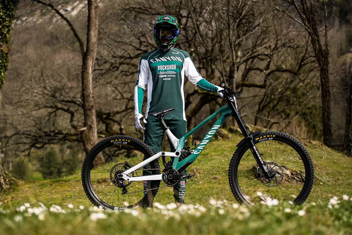 Nueva edición especial Canyon Sender CFR Troy Lee Designs