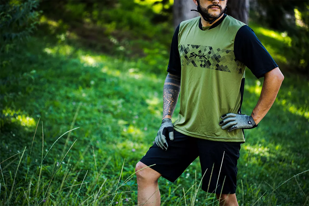 Probamos la equipación Spiuk All Terrain/Urban: ajuste y comodidad a buen precio