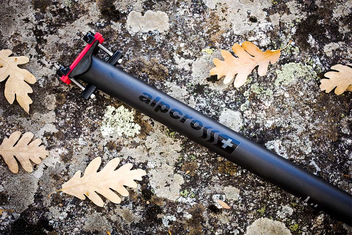 Probamos la tija recta de carbono Alpcross Die Stütze ¡157 g con tornillos!