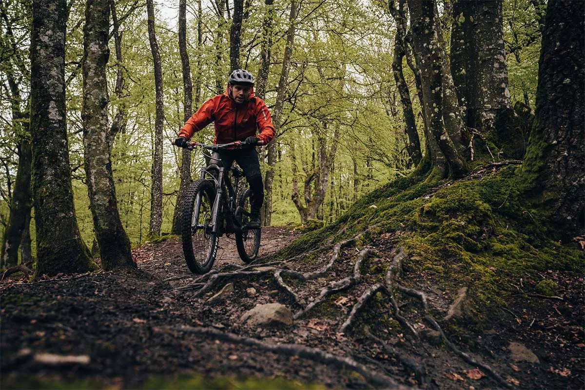 Para hacer MTB en otoño lo mejor es… vestirse por capas