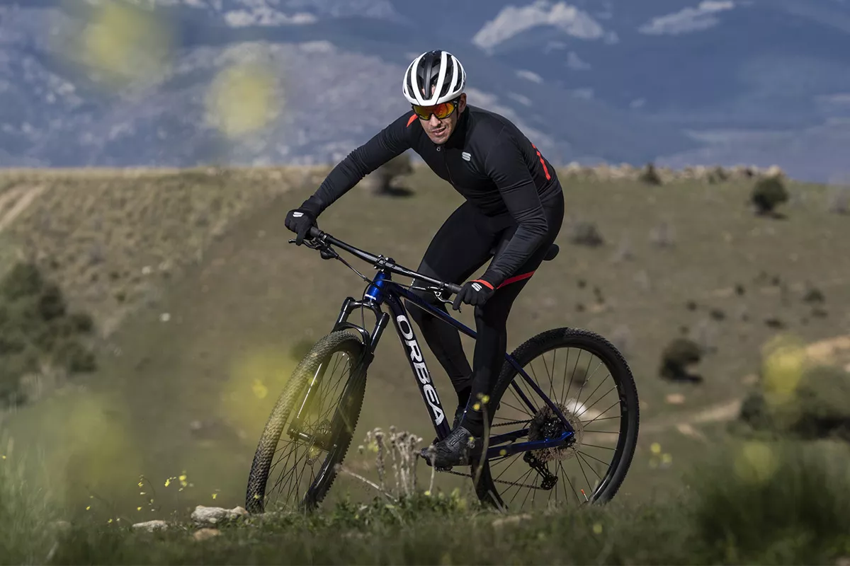 Probamos la Orbea Onna 10: Da mucho más de lo que cuesta