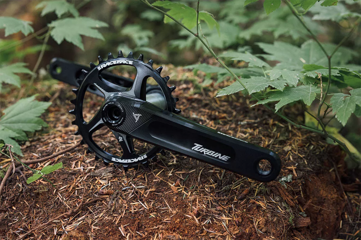 Nuevas bielas Race Face Turbine 2023 de aluminio: 622 g y menos Q-Factor