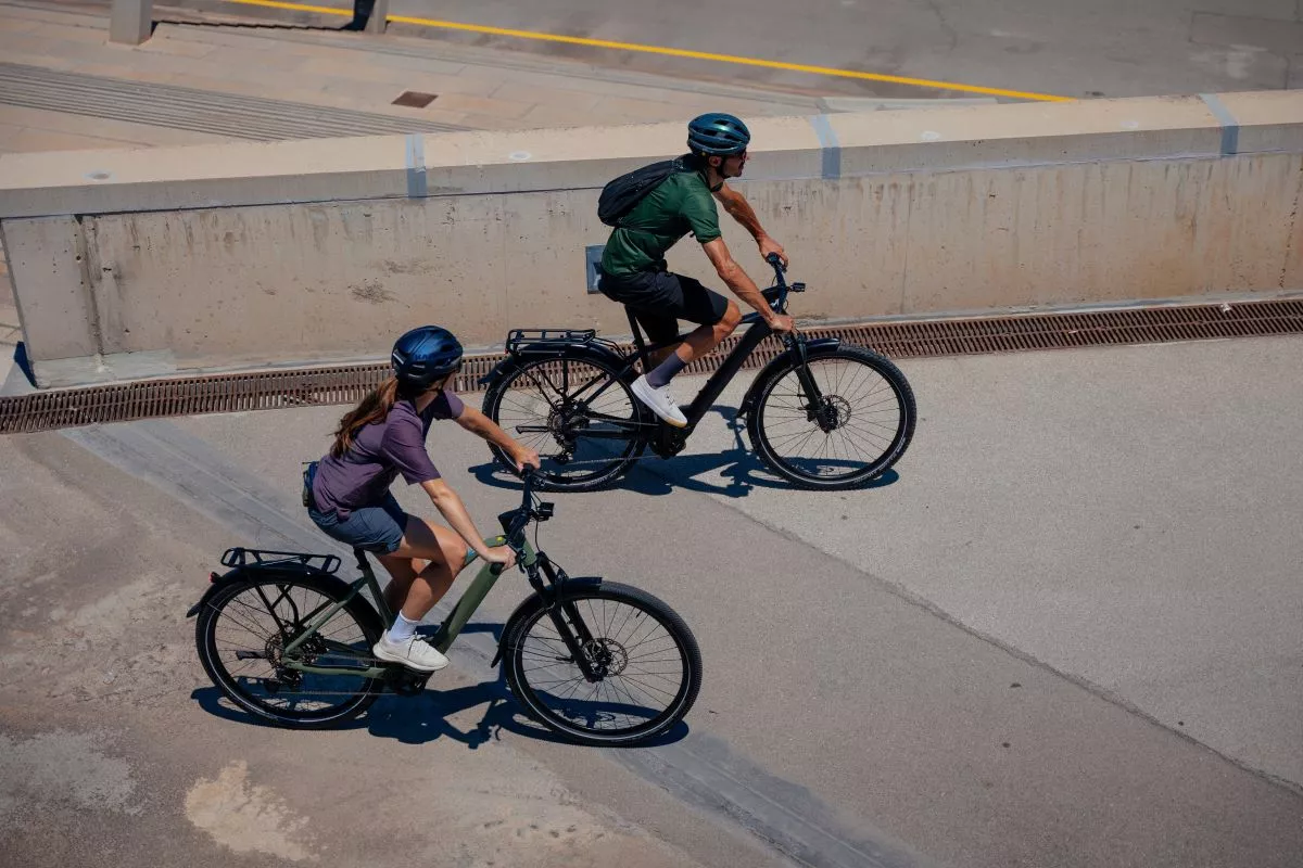 Los jóvenes españoles, los más concienciados de Europa con la movilidad sostenible cuando piensan en e-bikes