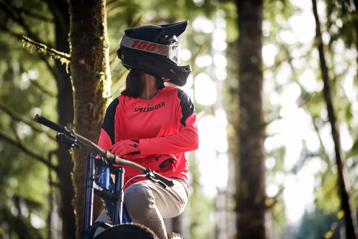 Specialized presenta su nueva colección de ropa Gravity
