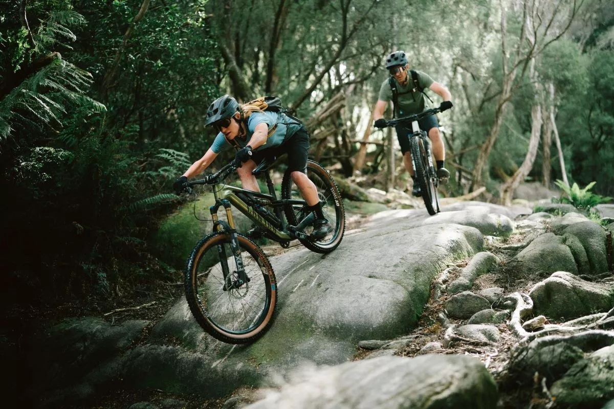 Canyon Neuron 2023: la última versión de una trail renovada, más ligera y cómoda.