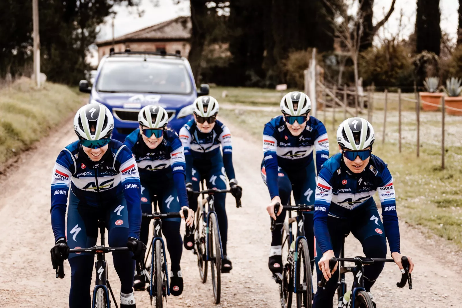 Mireia Benito con el equipo AG Insurance Soudal Quickstep