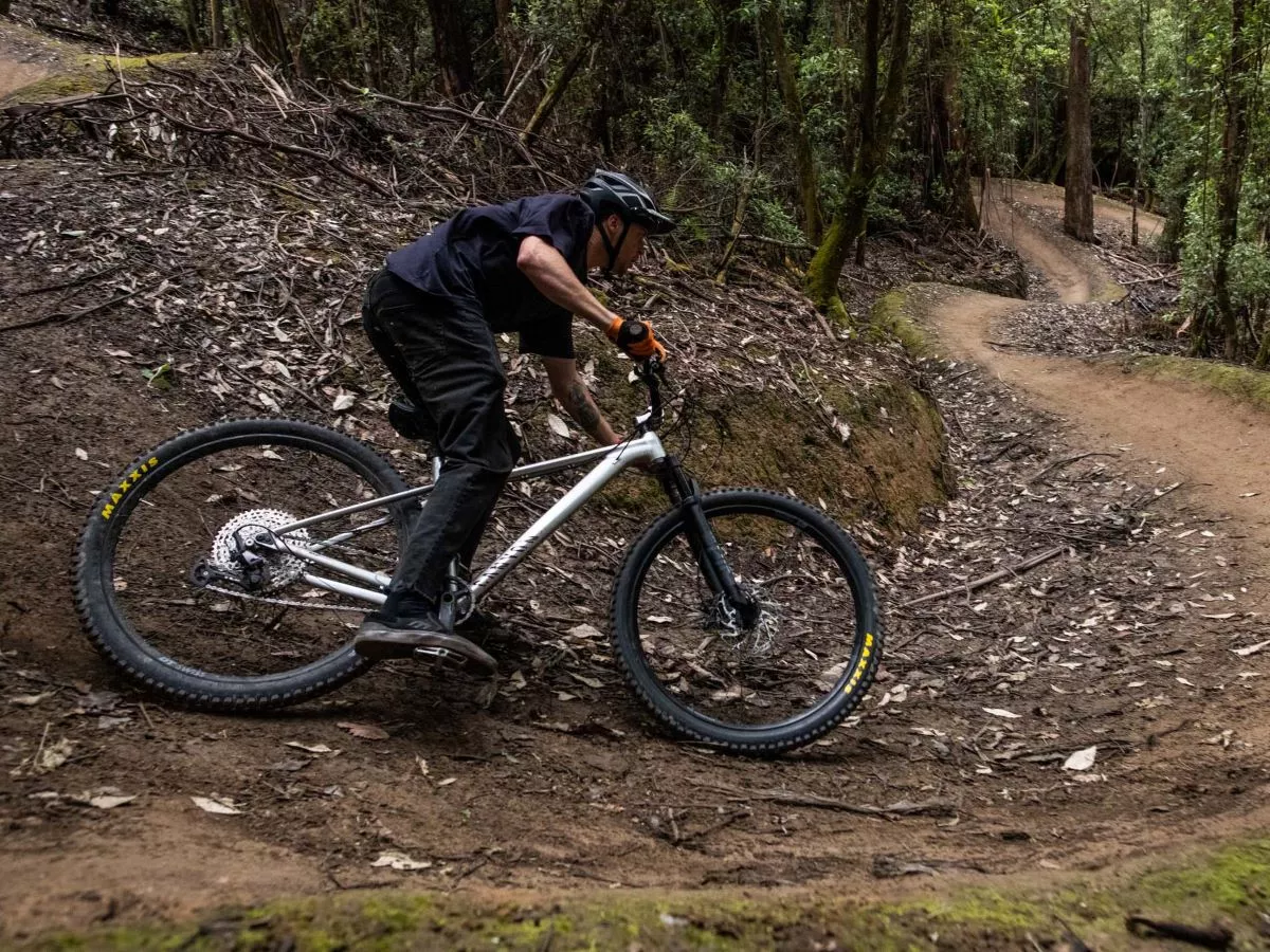 La divertida Canyon Stoic llega con nuevos colores y montajes