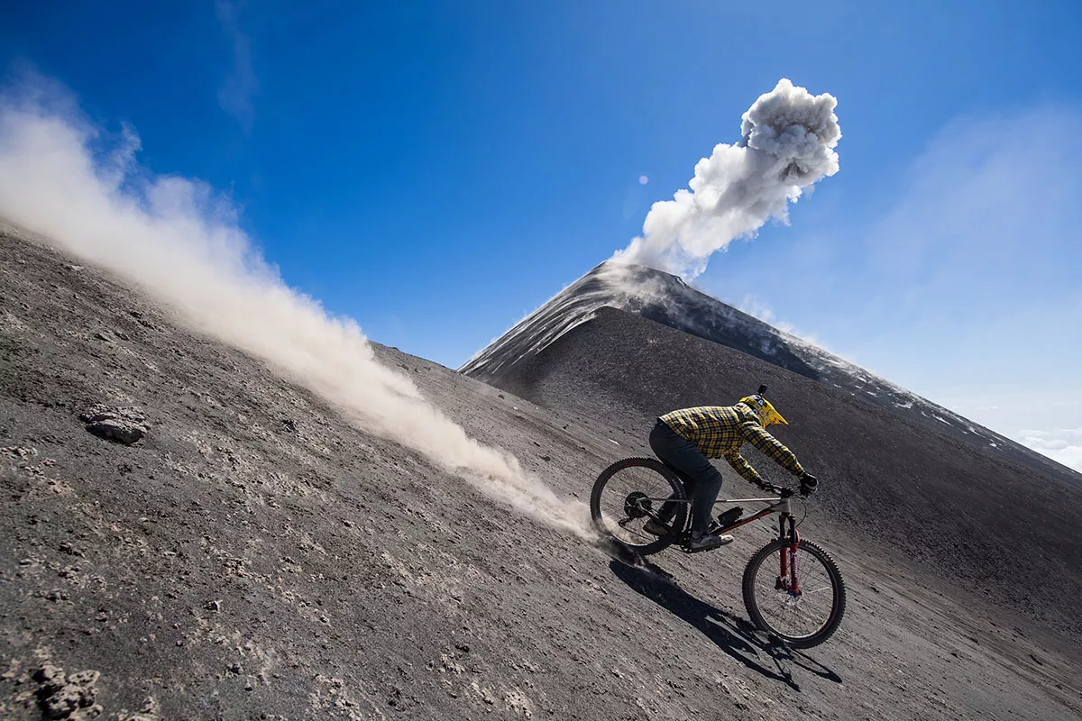 Richard Gasperotti: Over the Edge; descendiendo 3 volcanes activos en Guatemala