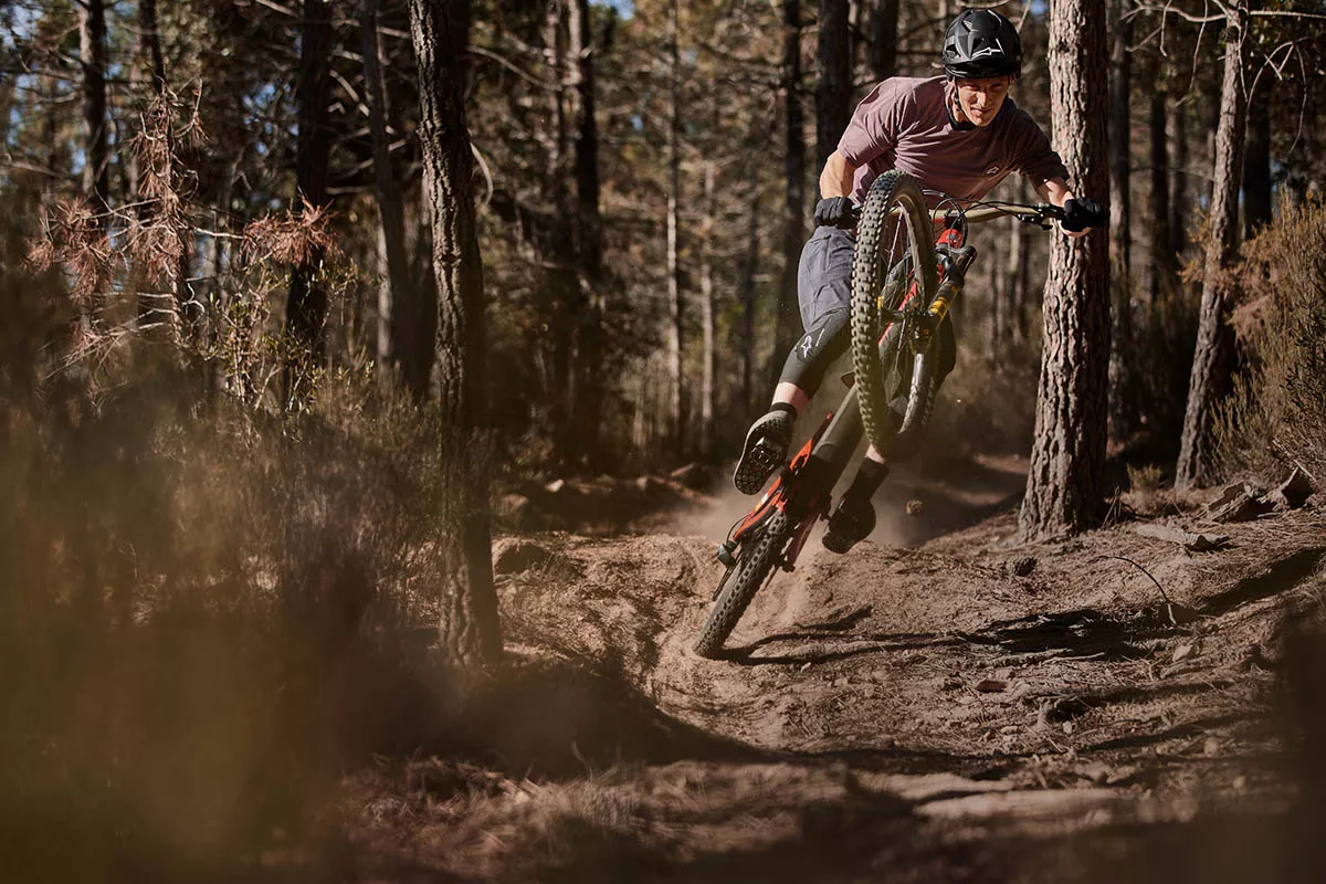 Presentada la colección de verano 2023 de Alpinestars Cycling