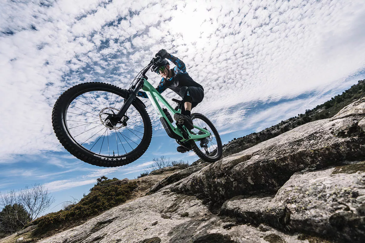 Probamos la Bold Unplugged V2 Pro, una enduro que puedes ajustar a tu medida