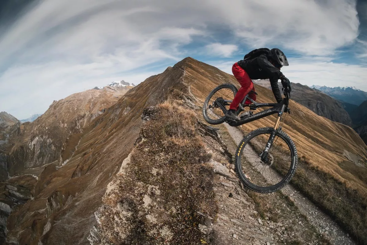Sorteo: disfruta del último episodio de Orbea 'Trail Tales' y llévate un kit de casco, camiseta y baggy