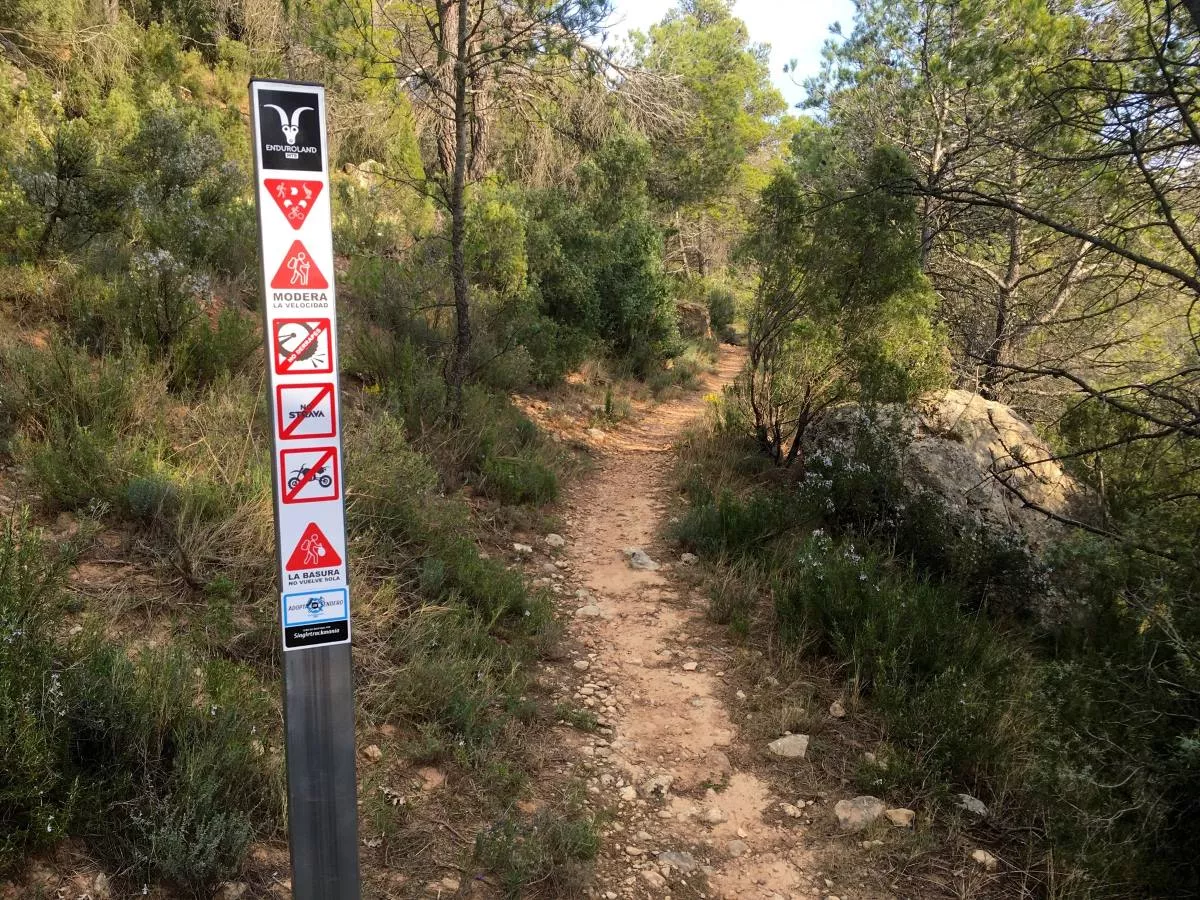 'Adopta un sendero' con EndurolandMTB