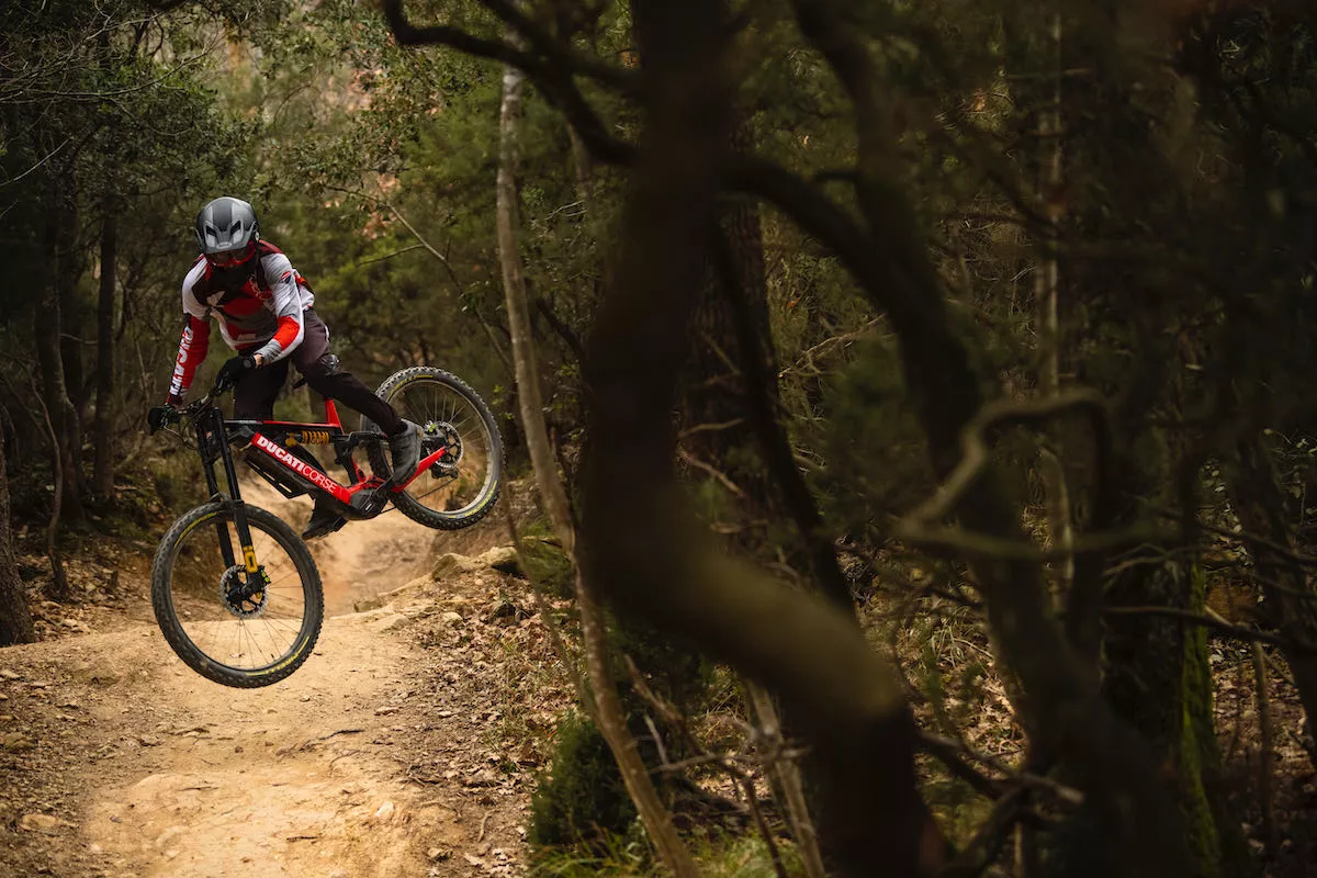 Guía de Compra e-bikes Ducati: ¿MIG-S o TK-01RR?