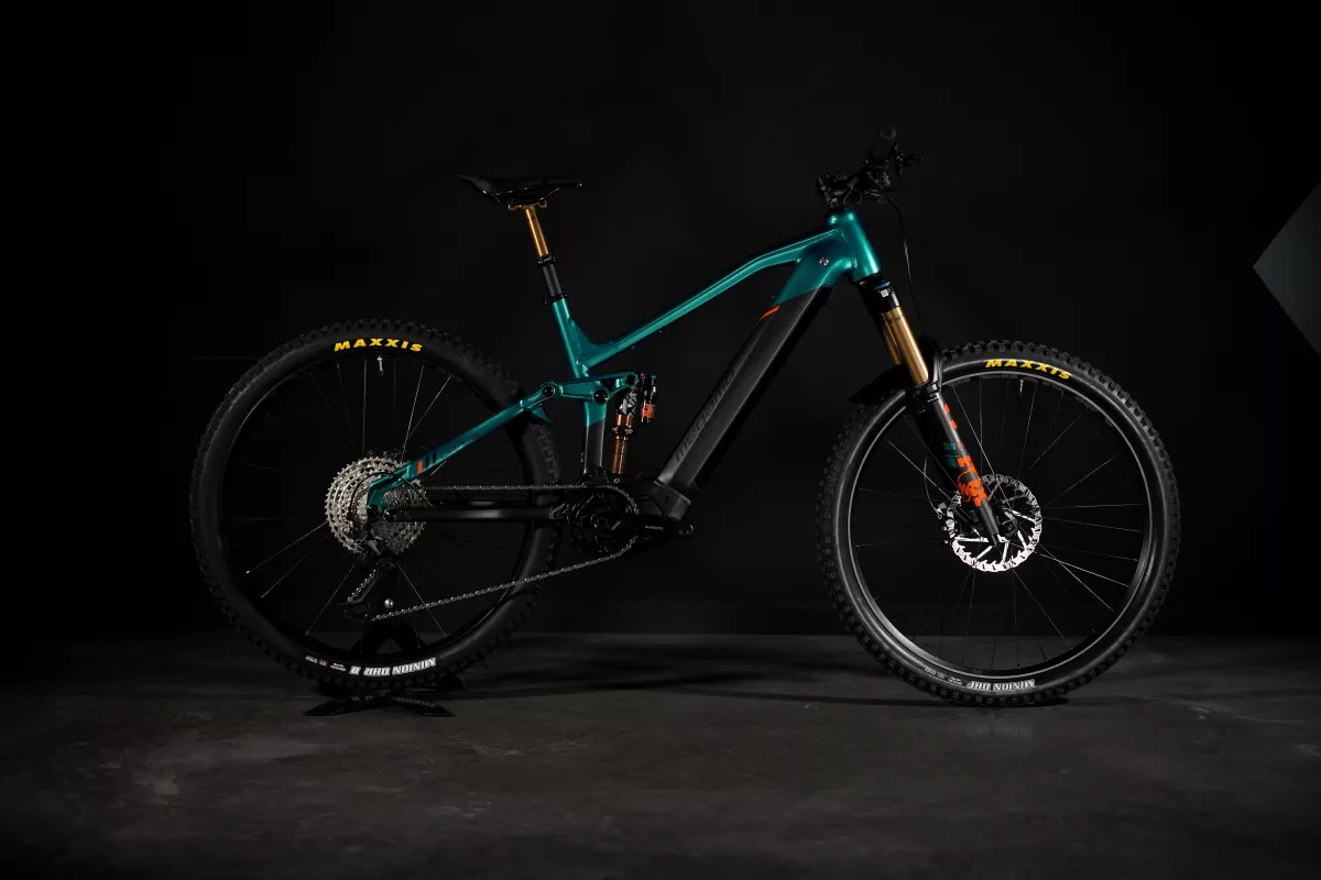 Megamo Crave AL 2023: 160/150 mm de recorrido, motor Shimano EP801 y batería de 762 Wh