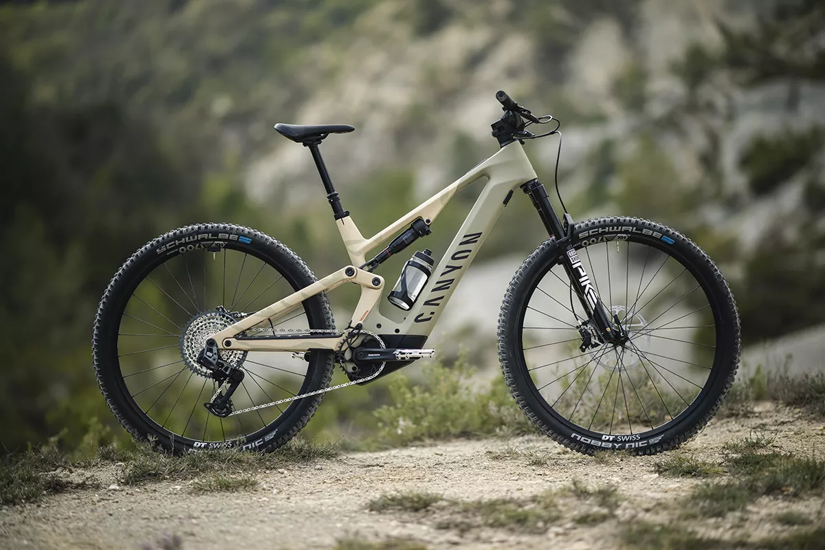 Primeras Pedaladas: Nueva Canyon Neuron:ON CF; más centímetros, cuadro de carbono y Bosch