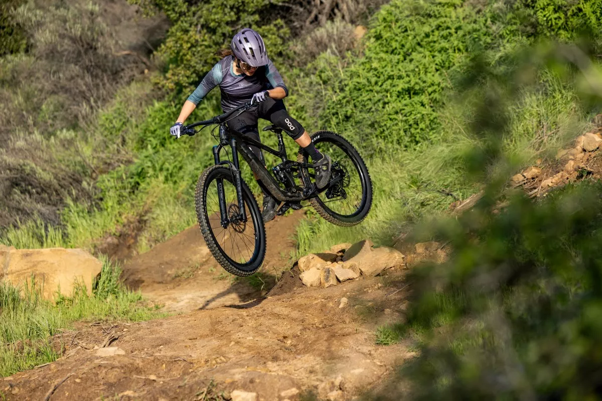 Giant renueva sus cascos Rail y Roost, y Liv los incorpora a su catálogo