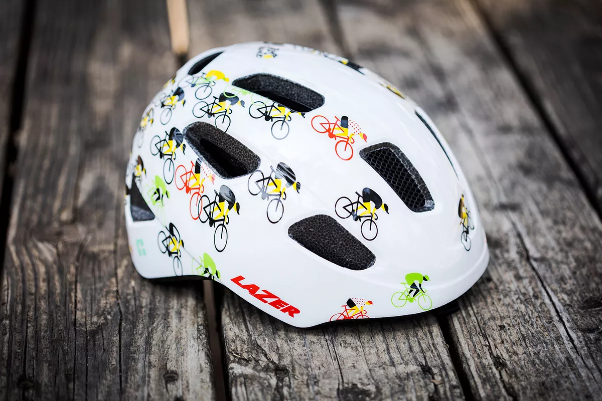 Probamos el casco Lazer Nutz KinetiCore Tour de Francia, máxima protección y estilo para niños