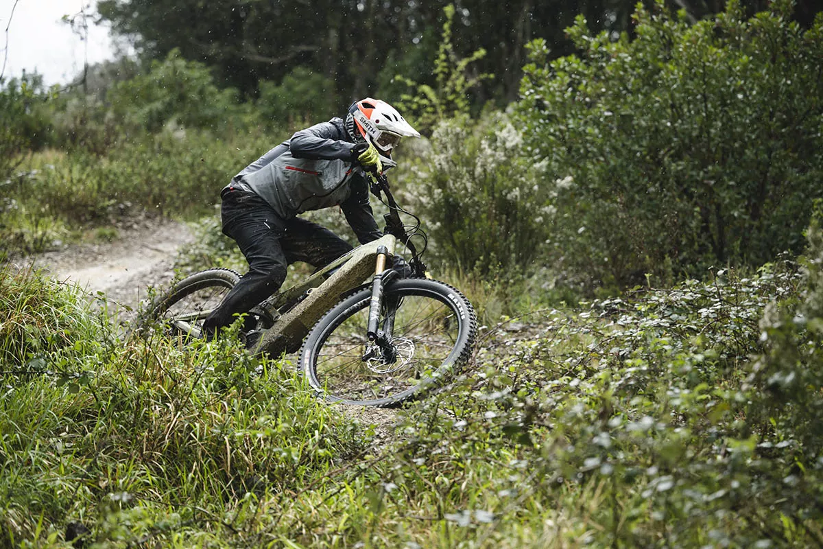 Guía de Compra e-Bikes Canyon para e-MTB: los modelos y sus características