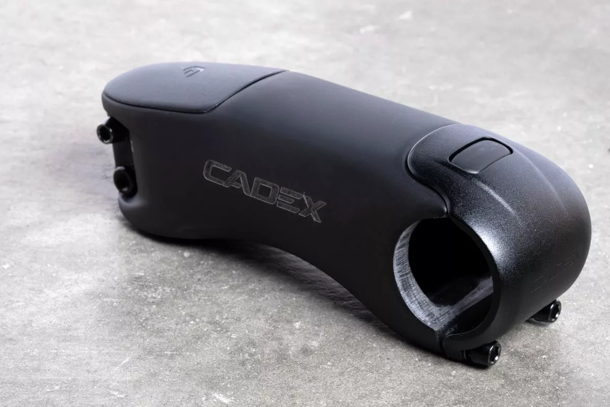 Nueva potencia CADEX Race: construcción en carbono, 120 gr (100 mm) y hasta 8 medidas disponibles