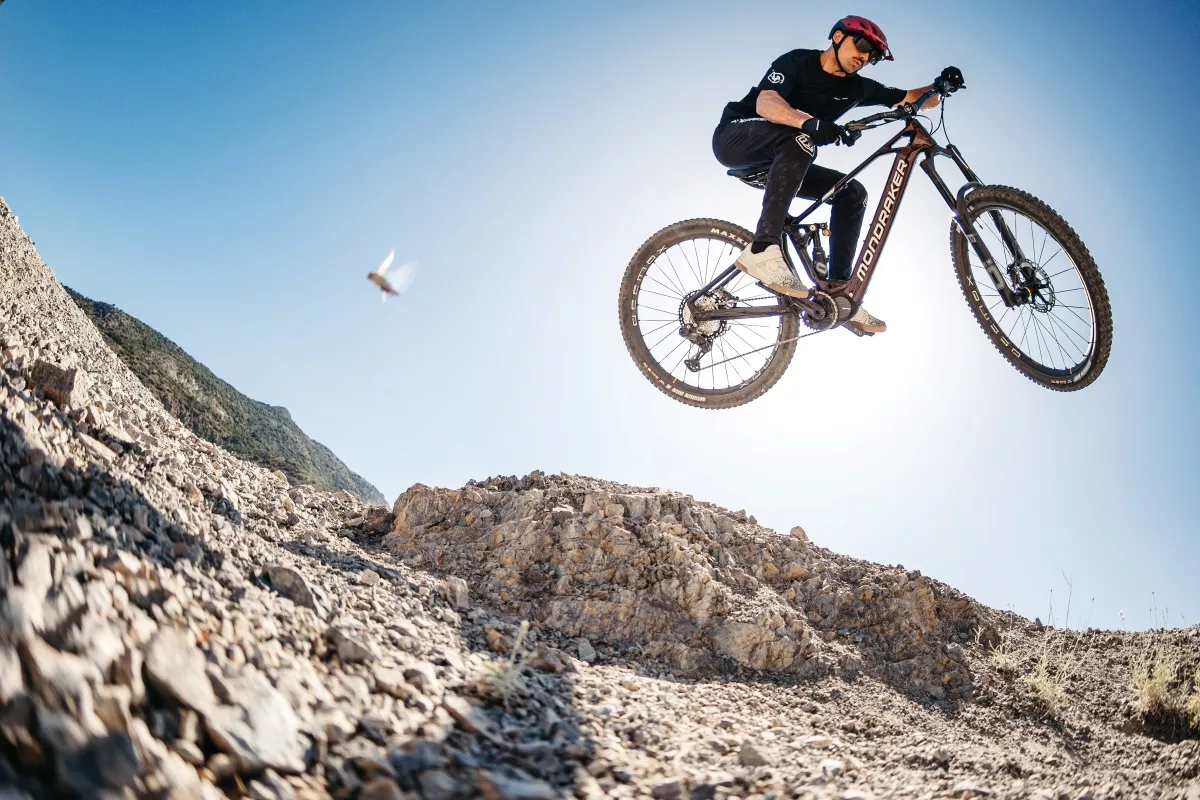 Nueva Mondraker Crusher: motor Shimano EP801, batería de 720 Wh y recorridos de 160/150 mm para el regreso de una e-enduro mítica