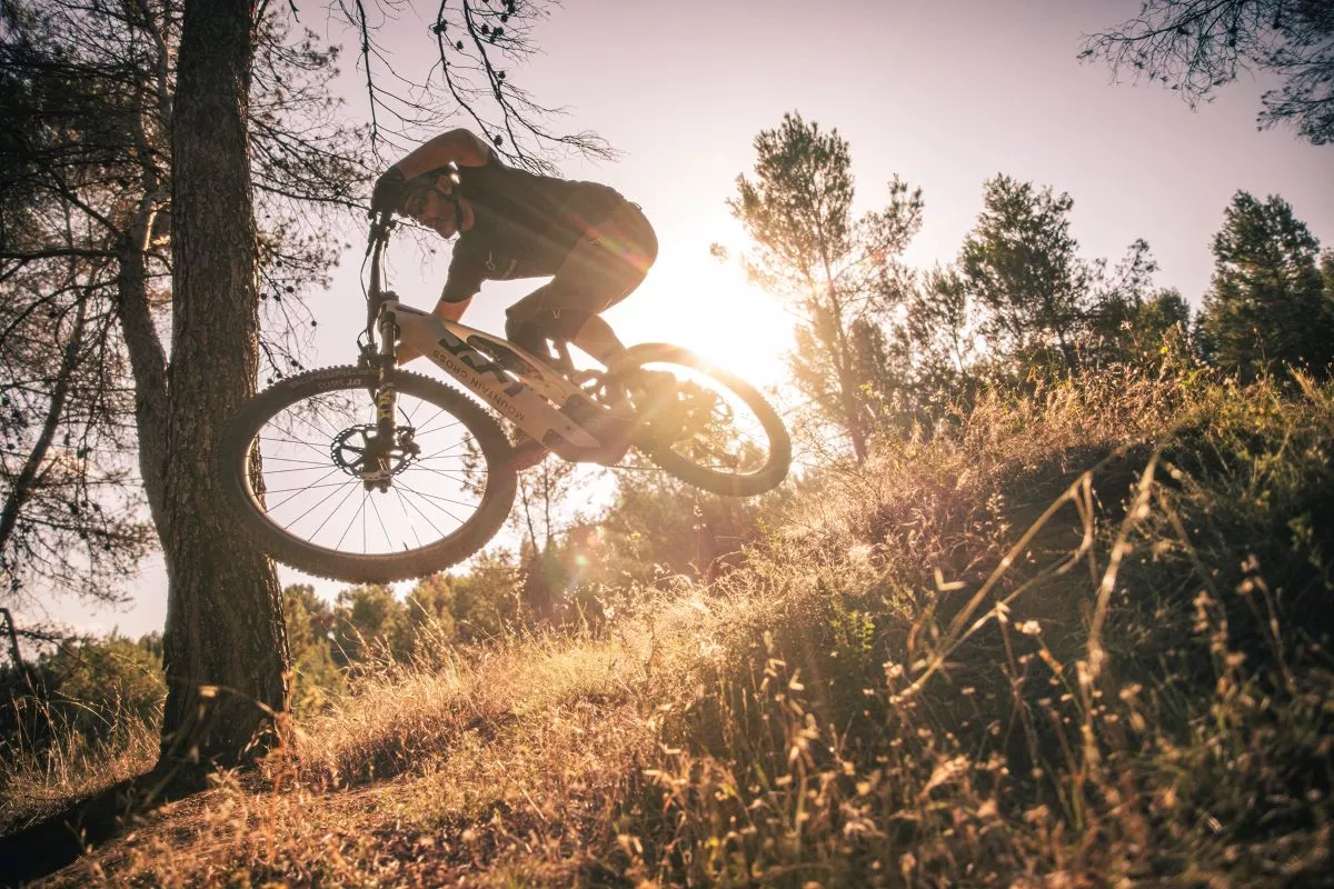Probamos la Husqvarna Mountain Cross MC6: 150 mm, mullet y Shimano EP8 a 55º