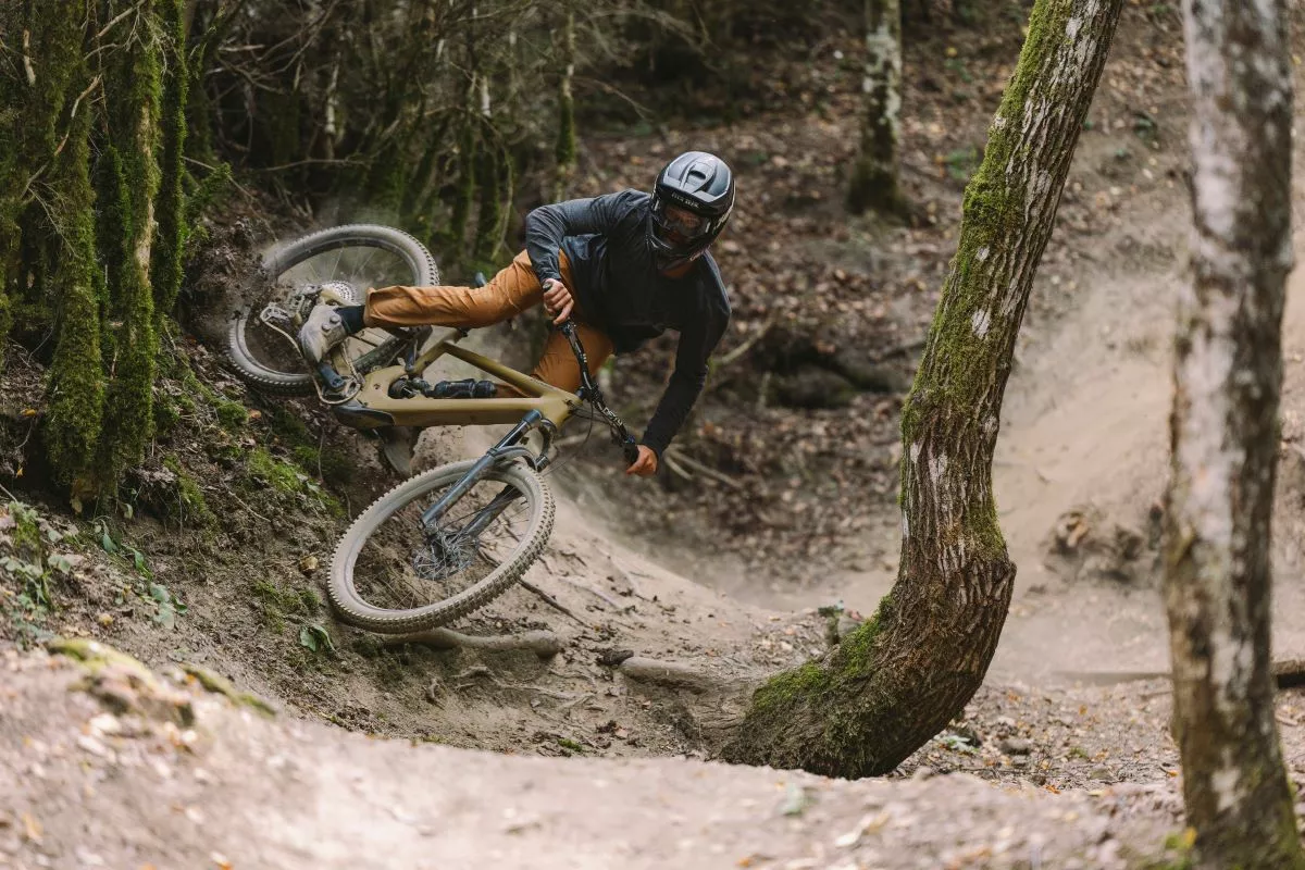 Specialized Turbo Kenevo SL 2: más potencia, autonomía y geometría ajustable para e-enduro