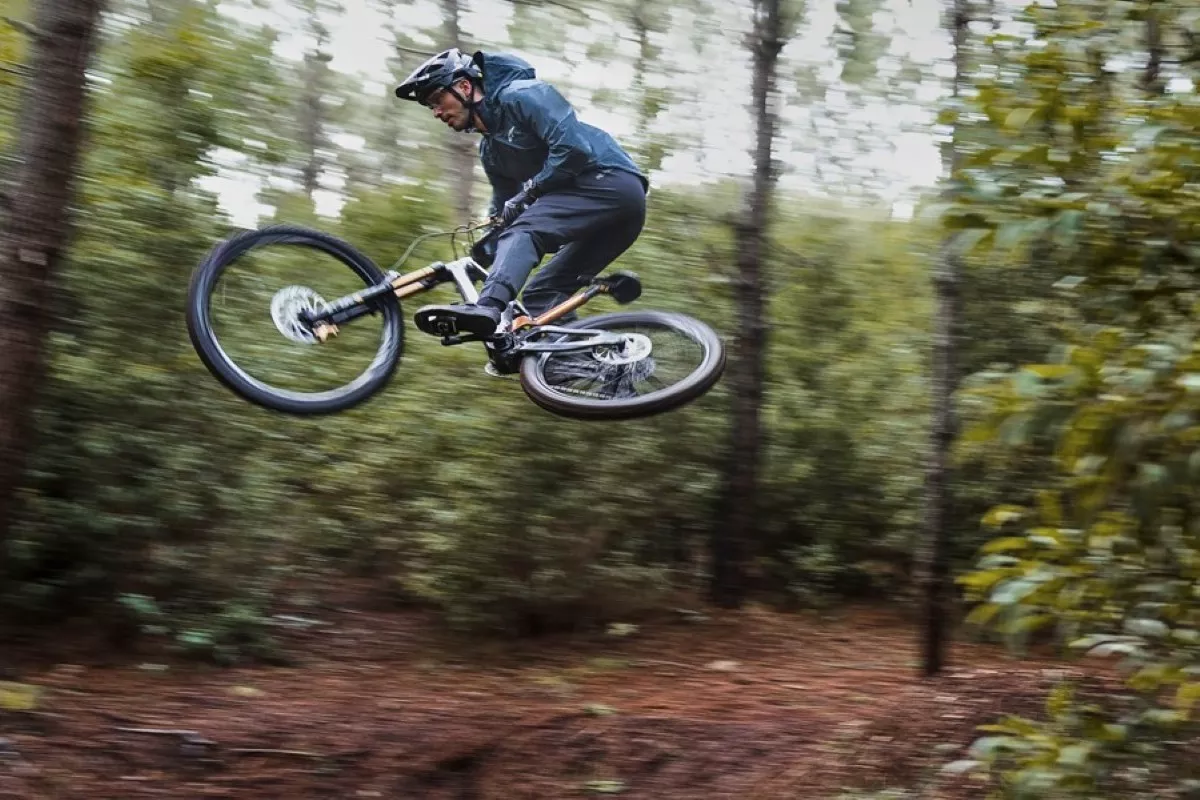 ¿Cómo es la pretemporada de un rider de DH como Ángel Suárez?