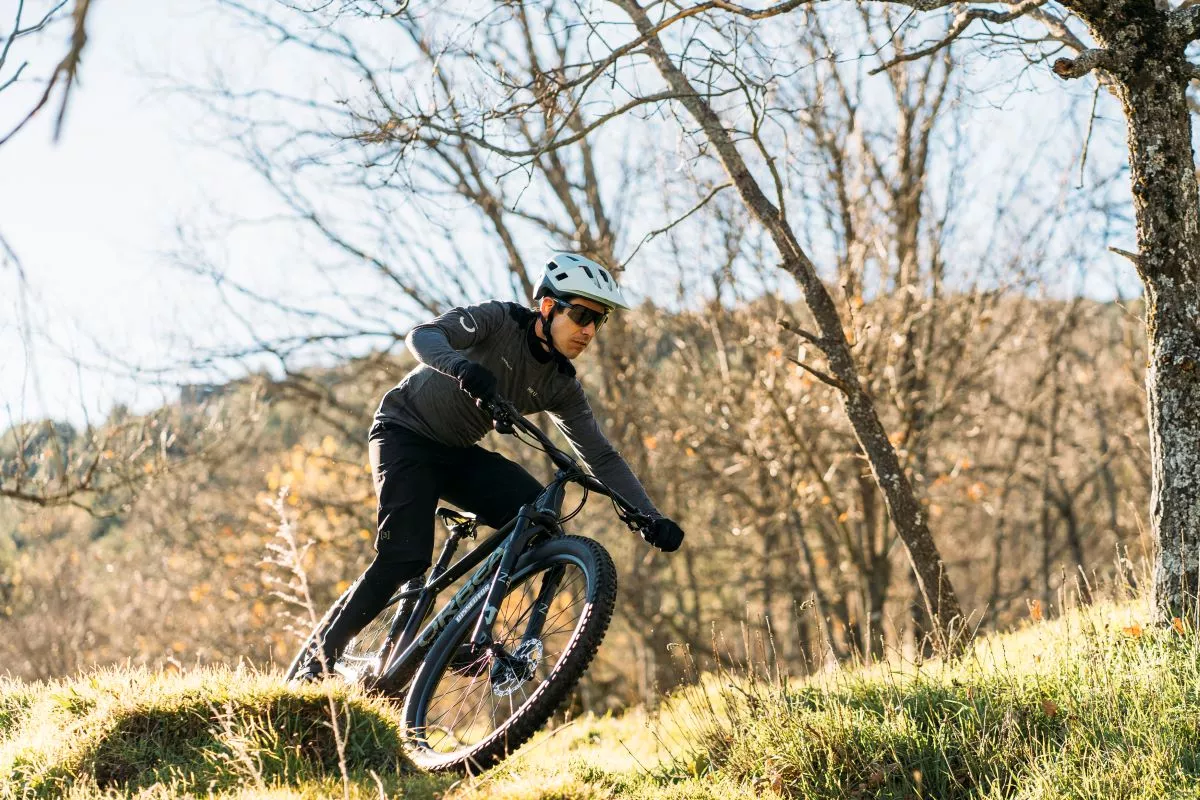 Probamos la Orbea Laufey H10: una rígida para trail muy divertida