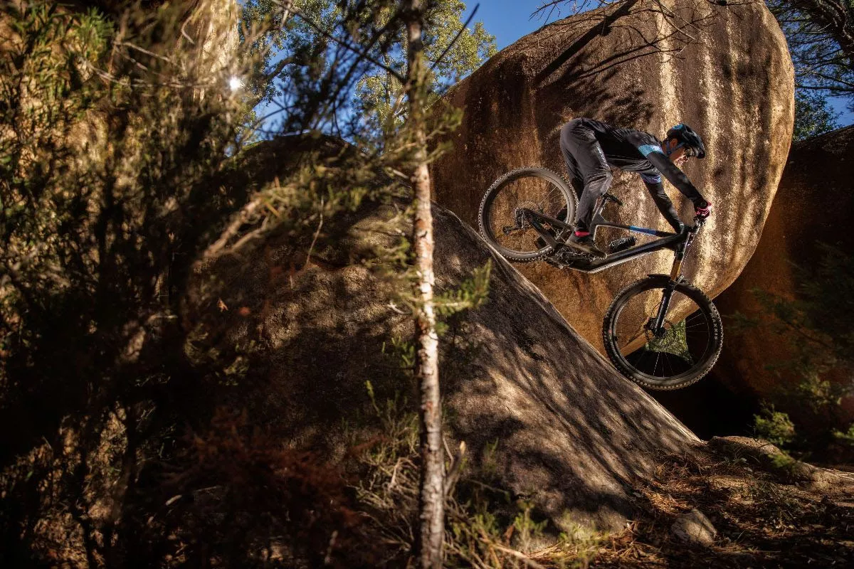 Nueva Scott Voltage eRIDE, 155 mm, motor TQ HPR50 y amortiguador oculto para eTrail