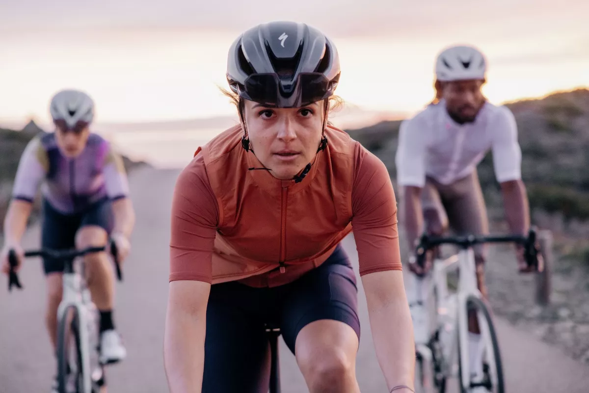 Specialized presenta el nuevo casco Propero 4 y las zapatillas Torch 2.0 y 3.0